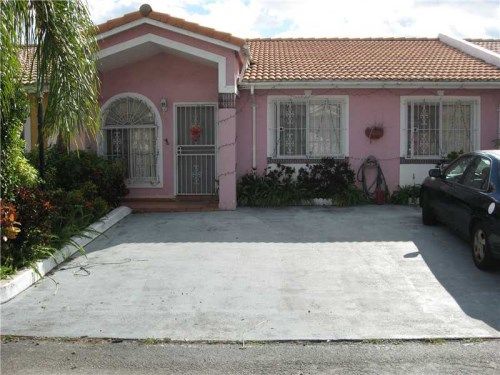 7678 NW 180 ST, Hialeah, FL 33015