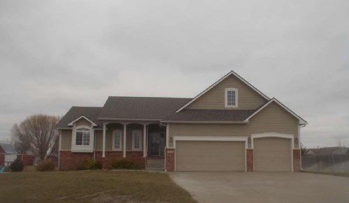 1112 Douglas Dr, Sedgwick, KS 67135