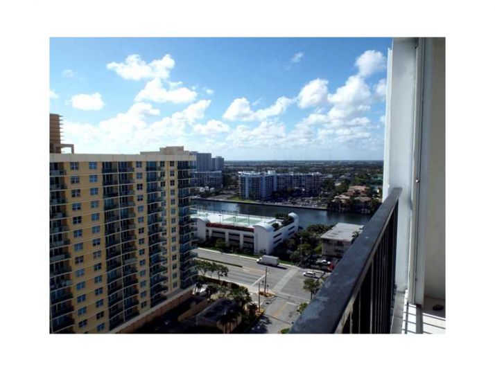 2301 S OCEAN DR # 1807, Hollywood, FL 33019