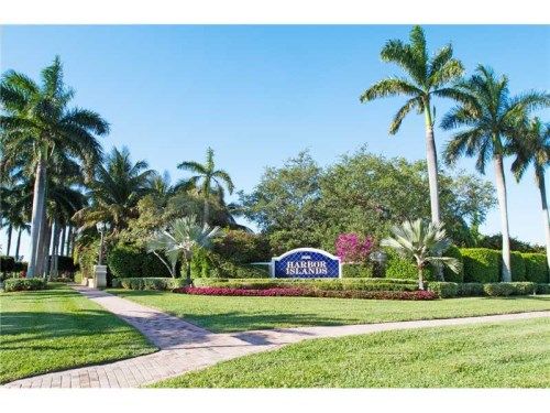 1030 WATERSIDE LN, Hollywood, FL 33019