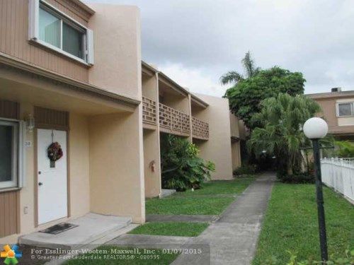 2831 Pierce St # 106, Hollywood, FL 33020