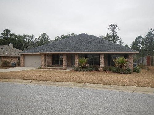 667 Mohegan Cir, Cantonment, FL 32533