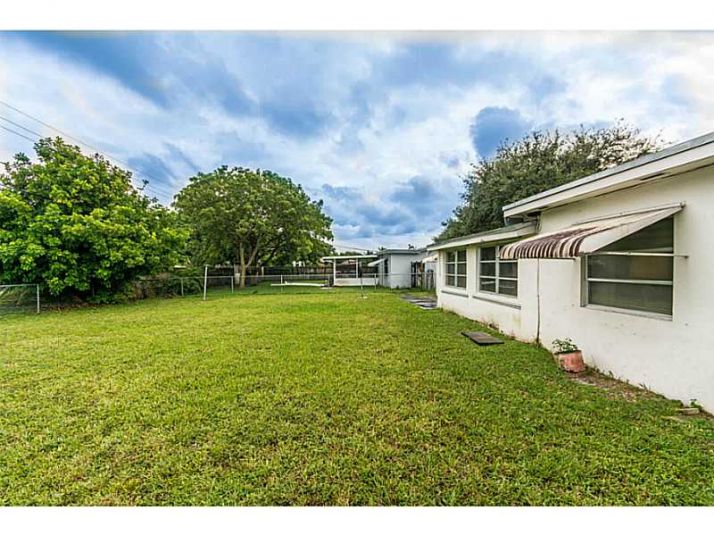 6341 LEE ST, Hollywood, FL 33024