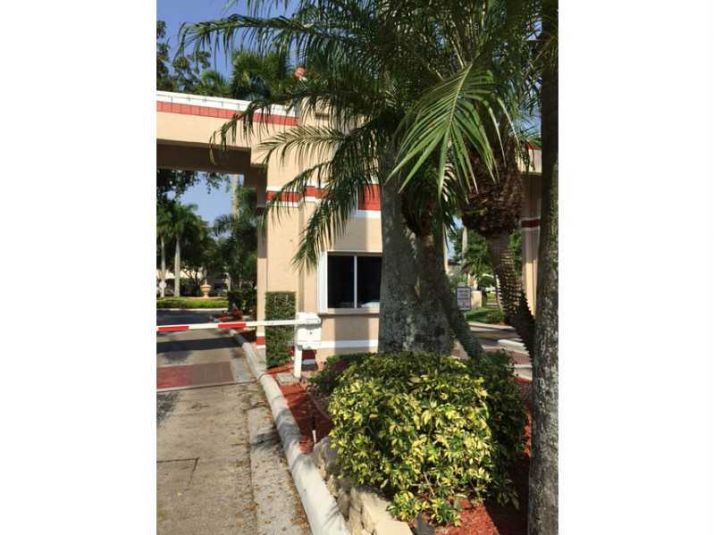 11605 NW 11 ST # 11605, Hollywood, FL 33026