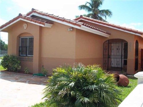 2832 W 75 ST, Hialeah, FL 33018