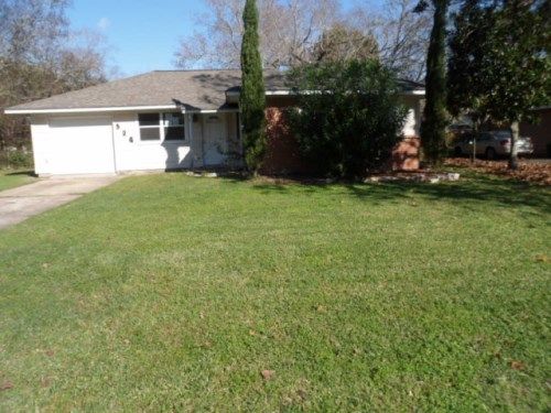 524 Catalpa Street, Angleton, TX 77515