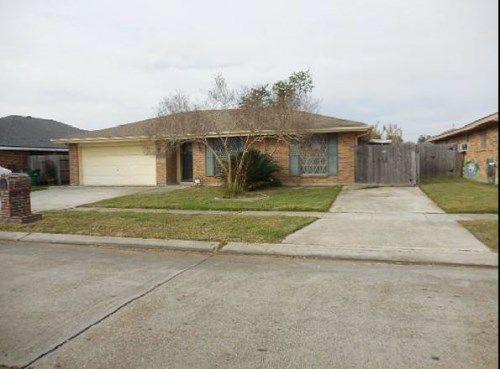 2248 S Friendship Dr, Harvey, LA 70058