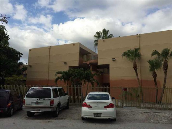 5 Olive Dr # 4, Hialeah, FL 33010