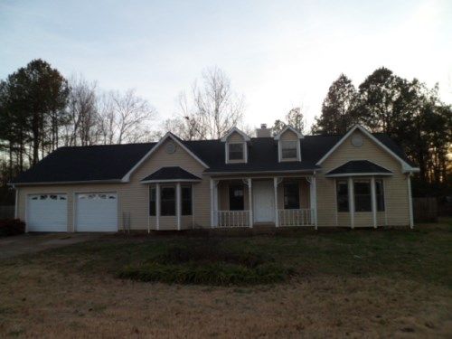 23 Lone Oak Dr, Weaver, AL 36277