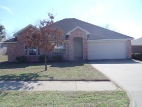 320 Meadowbrooke Dr, Cedar Hill, TX 75104