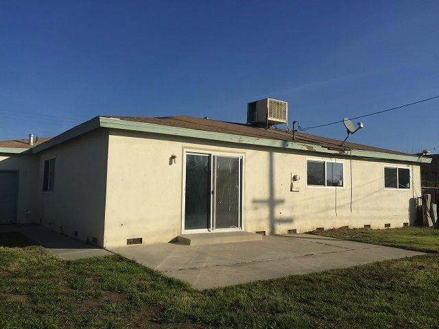 1501 W Pleasant Ave, Tulare, CA 93274