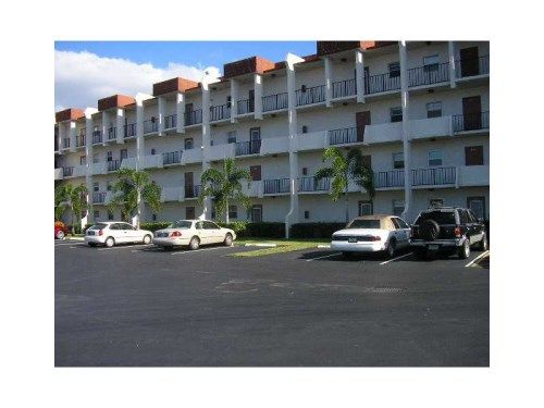 7502 NW 30 PL # 311, Fort Lauderdale, FL 33313