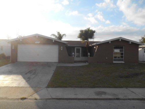 9911 Lakeside Ln, Port Richey, FL 34668