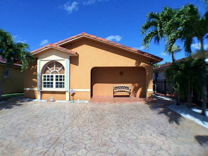 3191 W 71 PL, Hialeah, FL 33018