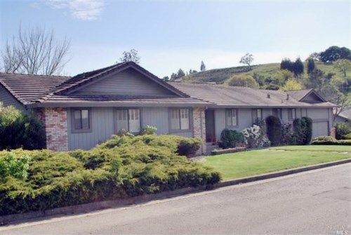 1008 Rancho Lindo Dr, Petaluma, CA 94952