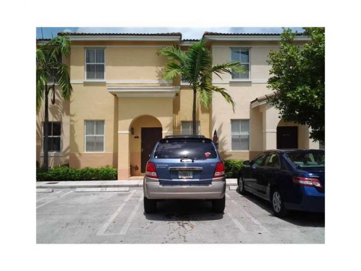 8199 36 AV # 4, Hialeah, FL 33018