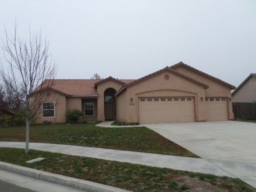 2728 N Shady Court, Visalia, CA 93291