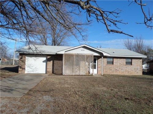 1222 E 4th St, Cushing, OK 74023