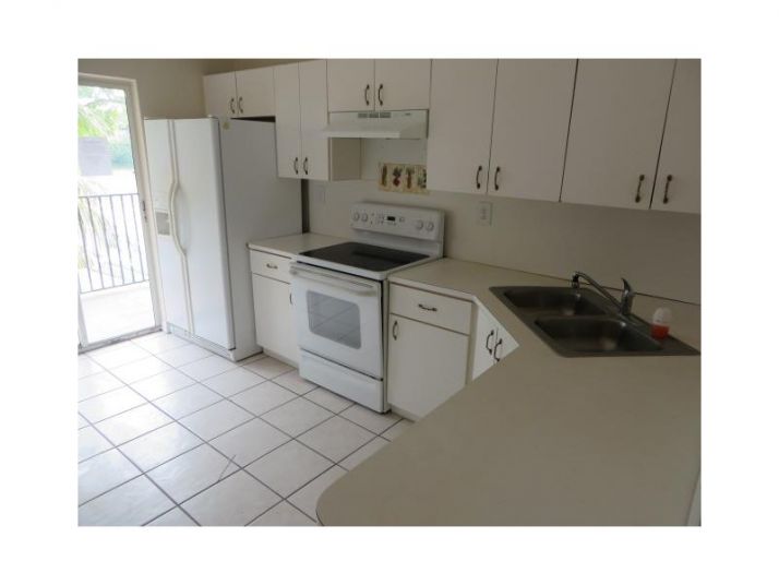 8416 NW 103 ST # 201B, Hialeah, FL 33016