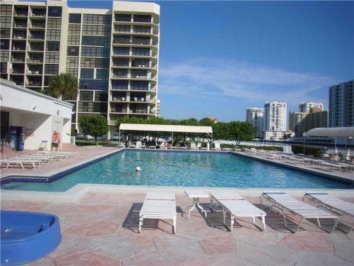 200 LESLIE  DR # 511, Hallandale, FL 33009