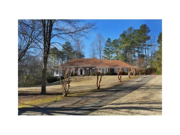 140 Brooks Glen, Roswell, GA 30075