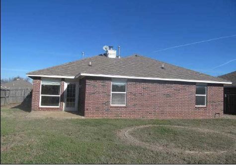 418 W Chantilly Way, Mustang, OK 73064