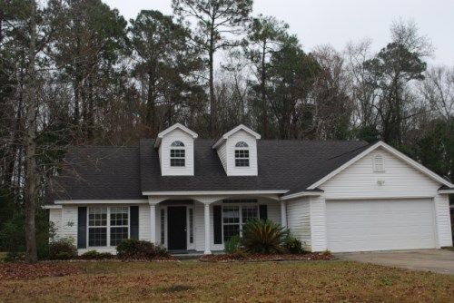 221 Country Walk Cir, Brunswick, GA 31525