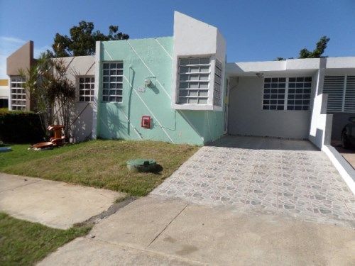 567 Casitas De La Fuente, Toa Alta, PR 00953