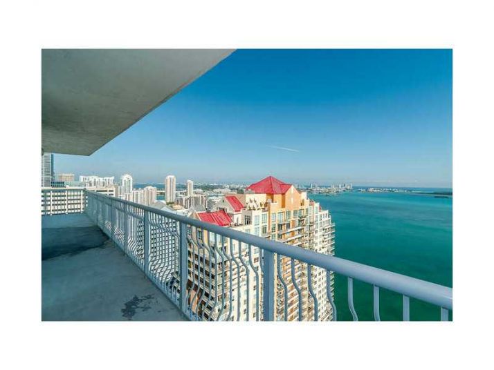 1200 BRICKELL BAY DR # 4302, Miami, FL 33131