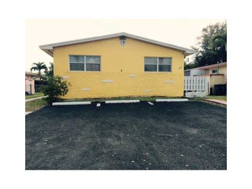 415 SW 9 ST, Hallandale, FL 33009