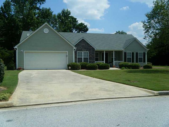 4190 Eden Valley Drive, Loganville, GA 30052