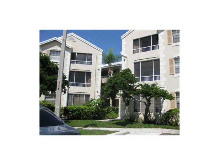 2881 N OAKLAND FOREST DR # 210, Fort Lauderdale, FL 33309