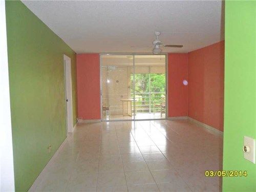 9660 SUNRISE LAKES BL # 211, Fort Lauderdale, FL 33322