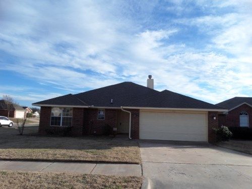 912 Shadowhill St, Norman, OK 73071