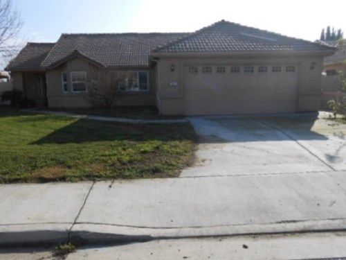 1887 W Union Ln, Porterville, CA 93257