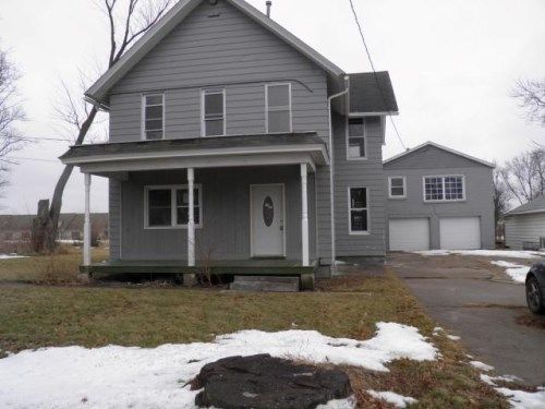 213 E Meuse St, Blue Grass, IA 52726