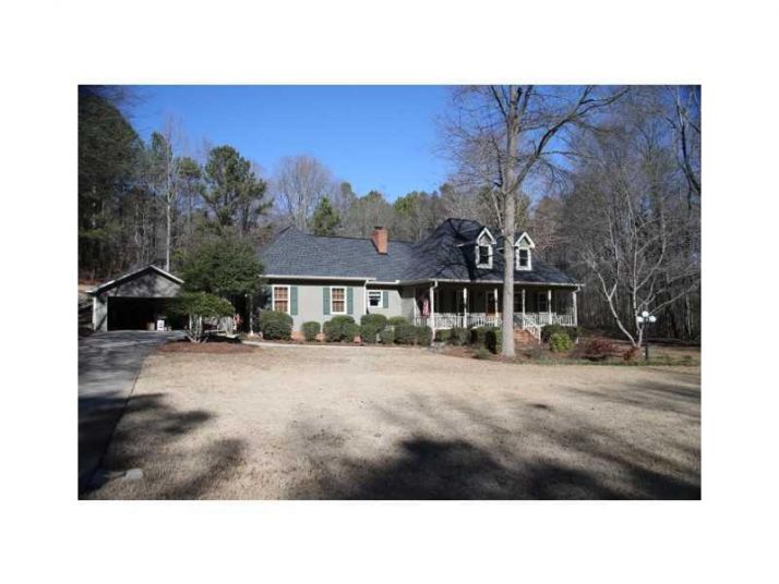 2745 Sandy Creek Circle, Loganville, GA 30052