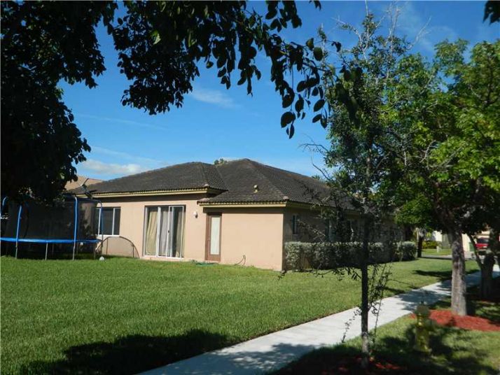 3590 NE 11 DR, Homestead, FL 33033