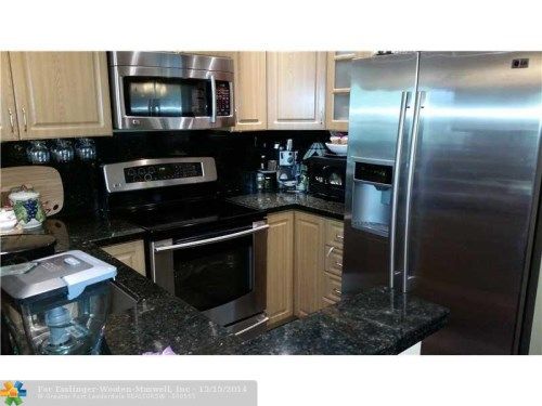 9141 Sunrise Lakes Blvd # 208, Fort Lauderdale, FL 33322