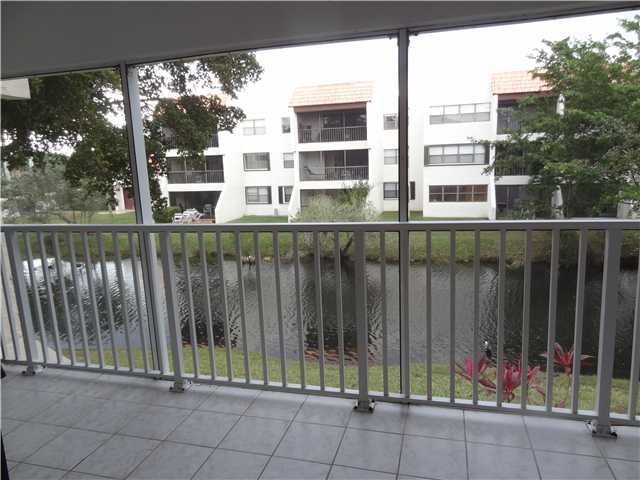 100 LAKEVIEW DR # 205, Fort Lauderdale, FL 33326