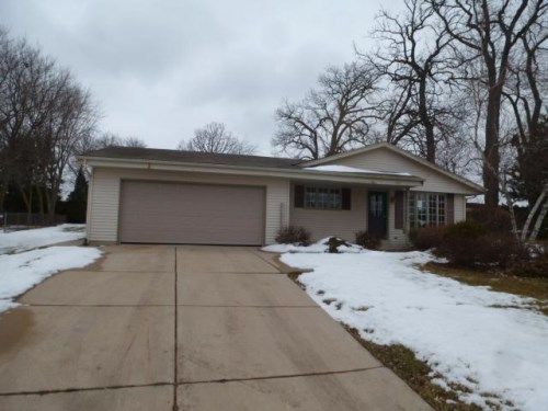 630 Elliot Dr, Union Grove, WI 53182