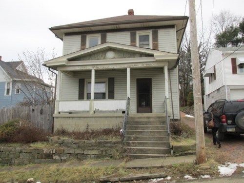 305 Clifton St, Barnesville, OH 43713