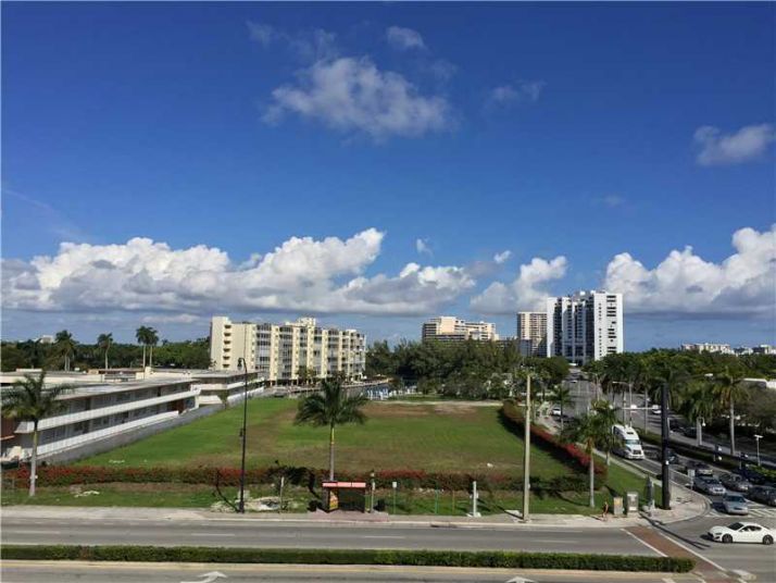 2200 E HALLANDALE BEACH BL # 502, Hallandale, FL 33009