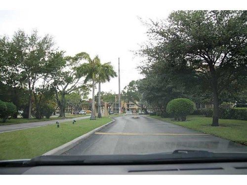 3285 Foxcroft Rd # E103, Hollywood, FL 33025