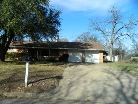 1313 Lafayette Dr, Denison, TX 75020