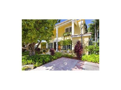 8525 CRESPI BL, Miami Beach, FL 33141