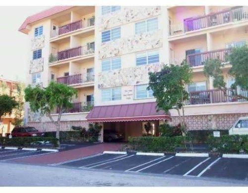 1120 99 ST # 406, Miami Beach, FL 33154