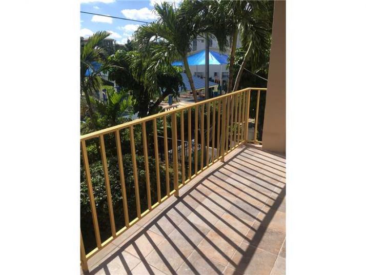 1120 99 ST # 201, Miami Beach, FL 33154