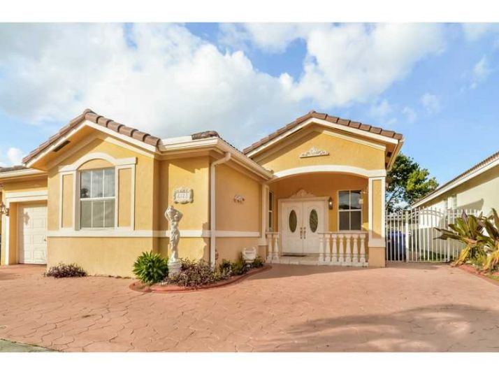 8123 NW 198 ST, Hialeah, FL 33015