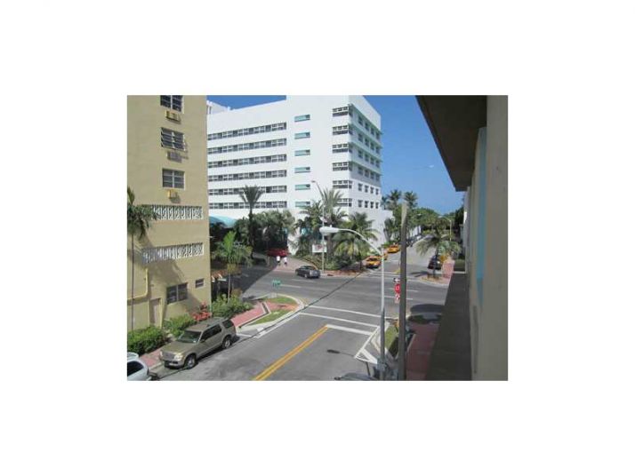 3030 COLLINS AV # 3F, Miami Beach, FL 33140